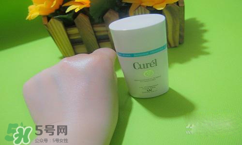 長(zhǎng)痘痘可以用防曬霜嗎？長(zhǎng)痘痘用防曬霜好嗎？