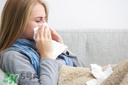 過敏性鼻炎能抽煙嗎？抽煙會(huì)使過敏性鼻炎加重嗎？
