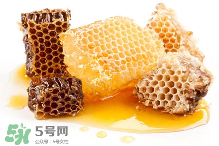 過敏性鼻炎可以吃蜂蜜嗎？過敏性鼻炎能不能吃蜂蜜？
