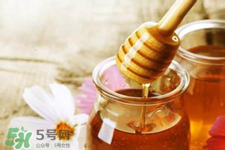 過敏性鼻炎可以吃蜂蜜嗎？過敏性鼻炎能不能吃蜂蜜？