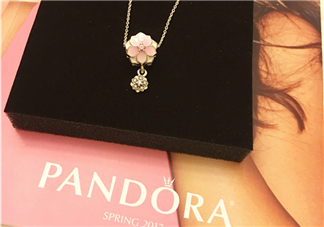潘多拉2017新品桃花項鏈多少錢？pandora新品桃花項鏈專柜價格