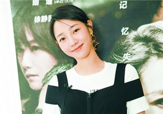 白百合黃色外套是什么牌子？白百合黃色外套是哪個(gè)品牌？