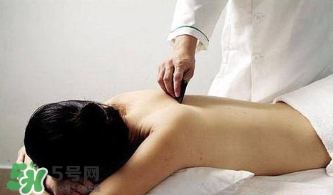 刮痧能治頸椎病嗎？頸椎病刮痧正確圖片