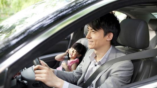 坐車(chē)暈車(chē)的人開(kāi)車(chē)會(huì)暈嗎？暈車(chē)的人開(kāi)車(chē)會(huì)不會(huì)暈車(chē)