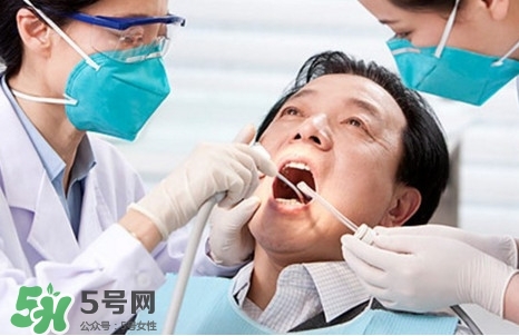 牙周炎怎么得的？牙周炎怎么引起的
