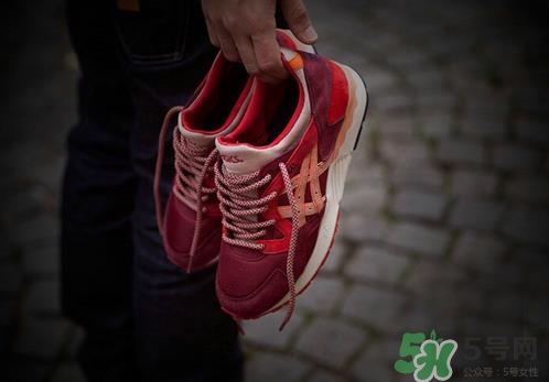 亞瑟士和耐克哪個(gè)好？asics和nike跑鞋哪個(gè)更好？