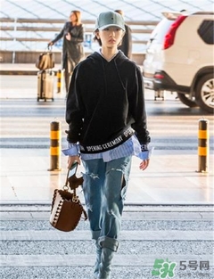 miumiu水桶包怎么搭配？miumiu水桶包怎么搭配好看？