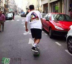 palace衣服貴嗎？palace衣服一般多少錢？