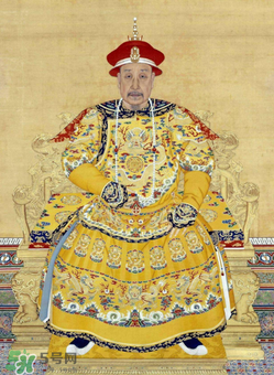 今年流行乾隆皇帝的鞋是什么鞋？乾隆皇帝的鞋就是襪子鞋嗎？