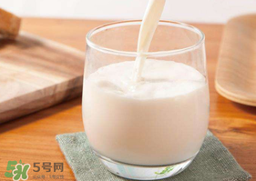 香椿可以和牛奶一起吃嗎？香椿和牛奶能一起吃嗎？