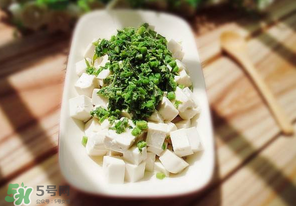 香椿拌豆腐可以隔夜吃嗎？隔夜的香椿拌豆腐能吃嗎？