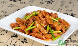香椿可以和牛肉一起吃嗎？香椿和牛肉能同吃嗎？