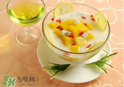 香椿和酸奶能一起吃嗎？香椿能和酸奶一起吃嗎？