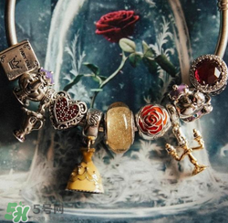 潘多拉美女與野獸手鏈?zhǔn)鞘裁床馁|(zhì)？pandora美女與野獸是銀的嗎？