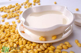 香椿和豆?jié){能一起吃嗎？喝豆?jié){可以吃香椿炒雞蛋嗎？