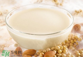 香椿和豆?jié){能一起吃嗎？喝豆?jié){可以吃香椿炒雞蛋嗎？
