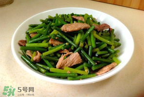香椿和蒜苔能一起吃嗎？香椿蒜苔的做法
