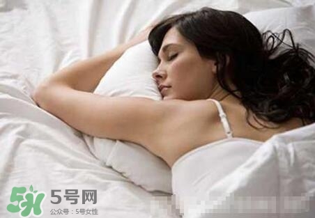 夫妻兩地分居怎么解決生理需求？夫妻兩地分居該如何相處？