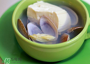 花甲能和豆腐一起吃嗎？花甲和豆腐能一起吃嗎？