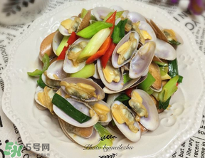 花甲發(fā)臭還能吃嗎？花甲買回來有點(diǎn)臭可以吃嗎？