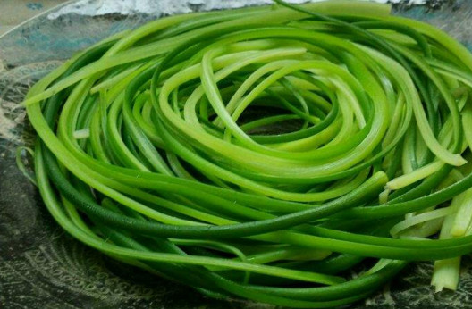 蒜苔是發(fā)物嗎？蒜苔是不是發(fā)物