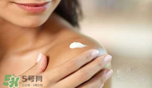 天天洗澡身上還癢是怎么回事？天天洗澡身上還癢怎么辦？