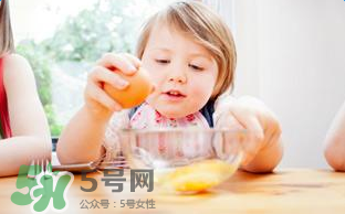 為什么不能給寶寶吃果凍？寶寶千萬(wàn)不能吃的5種危險(xiǎn)食物