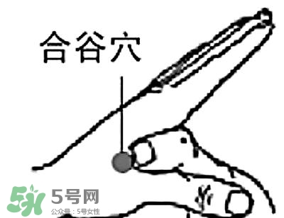 媽媽病毒性感冒需要停止喂奶嗎？媽媽感冒了喂奶需要注意什么？