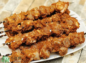 花甲和羊肉能一起吃嗎？羊肉可以和花甲一起吃嗎？