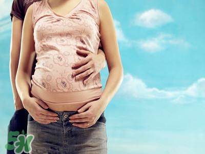 孕婦摸肚子對(duì)胎兒有什么危害嗎？孕婦摸肚子的正確方法？
