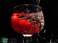 櫻桃酒能治痛風(fēng)嗎？櫻桃泡酒能治痛風(fēng)嗎？