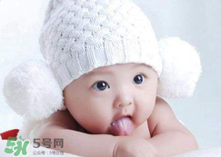 如何判斷新生兒已經(jīng)吃飽？新生兒吃飽了有什么表現(xiàn)？