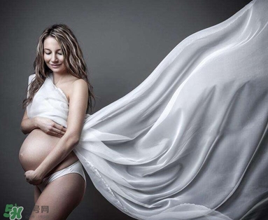 孕婦裝怎么選？孕婦裝怎么搭配好看？