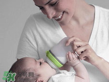 Comotomo可么多么硅膠奶瓶顏色有幾種？Comotomo可么多么有幾個(gè)顏色?