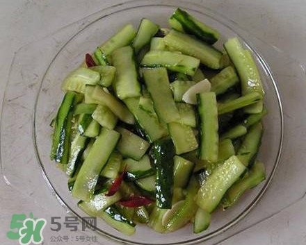 刀拍涼拌黃瓜怎么做？最簡單的涼拌黃瓜