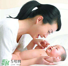 哺乳期可以染頭發(fā)嗎？哺乳期染發(fā)對(duì)孩子有危害嗎？