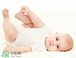 寶寶頭皮上的污垢可以摳掉嗎？寶寶頭上的頭垢該怎么處理？