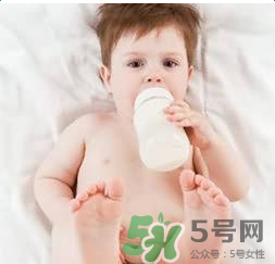 奶酪酸奶能給寶寶補(bǔ)鈣嗎？如何為寶寶選擇奶制品補(bǔ)鈣？