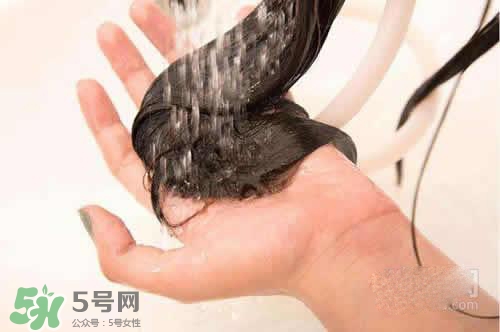 用染發(fā)膏前要不要洗頭？用染發(fā)膏要提前幾天洗頭？