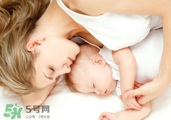 產后皮膚干燥起皮又很癢是怎么回事？生完小孩后皮膚特干怎么辦？