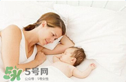 產后皮膚干燥起皮又很癢是怎么回事？生完小孩后皮膚特干怎么辦？