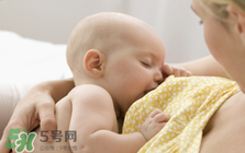 寶寶溢奶怎么辦？寶寶溢奶怎么做？