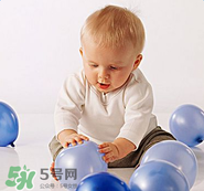 一歲寶寶玩什么游戲好？一歲寶寶適合玩什么游戲？