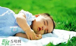 寶寶曬太陽怎么曬？最佳的曬太陽時間