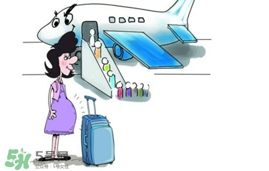 孕婦可以坐飛機嗎？孕婦坐飛機對胎兒有影響嗎？