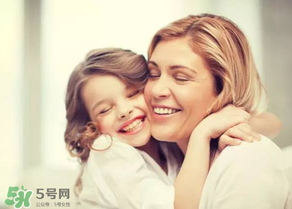 2017年母親節(jié)送什么口紅？2017年送媽媽口紅什么顏色好？