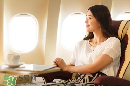 孕婦可以坐飛機嗎？孕婦坐飛機對胎兒有影響嗎？