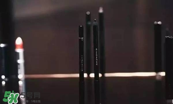 紀(jì)梵希紫黑色變色唇蜜怎么樣？紀(jì)梵希紫黑變色唇蜜多少錢
