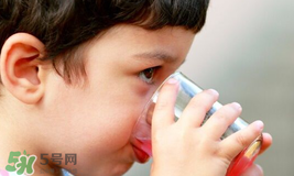 寶寶能喝碳酸飲料嗎？寶寶喝碳酸飲料有什么危害？