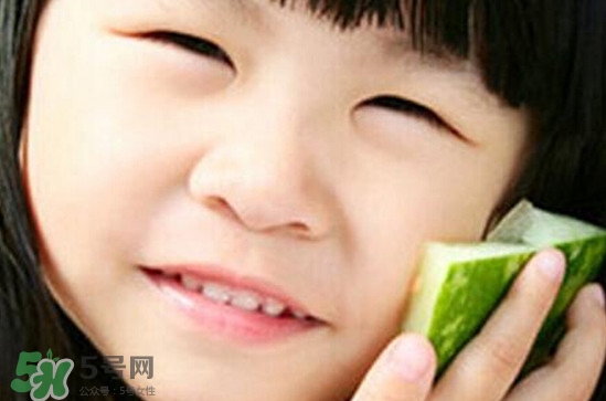 西瓜皮敷臉有什么作用？西瓜皮敷臉有什么好處